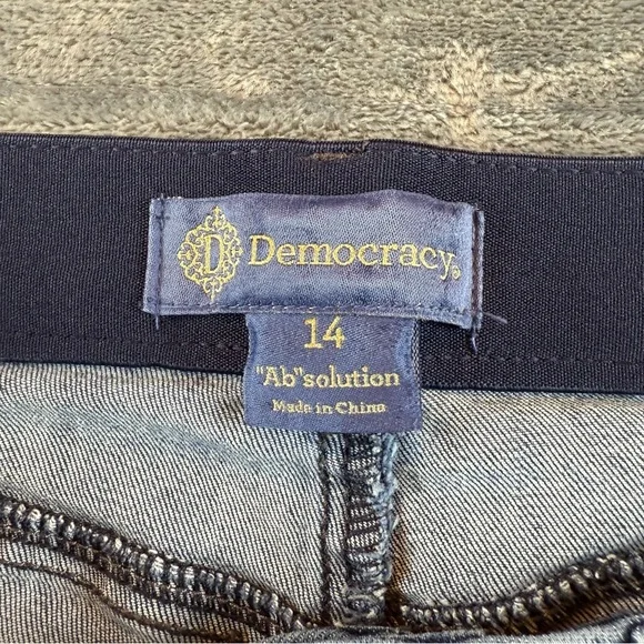 Democracy Women's Jeans "Ab Solution" Size 14 Split Hem Straight Leg - Picture 3 of 10